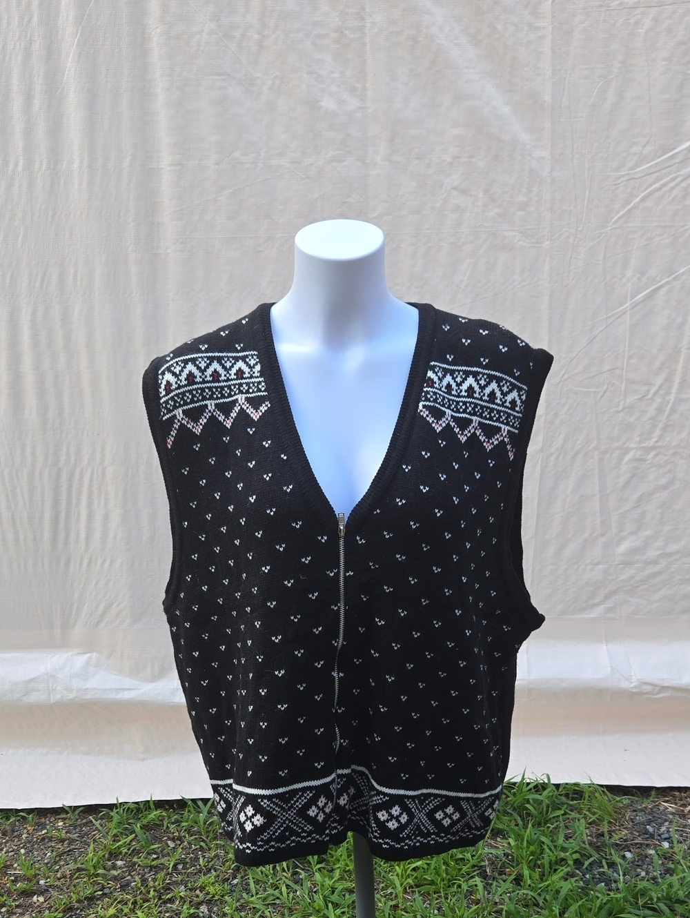 Black Patterned Zip Front Knit Vest - Women's